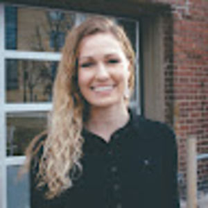 Meet your Posher, Chloe